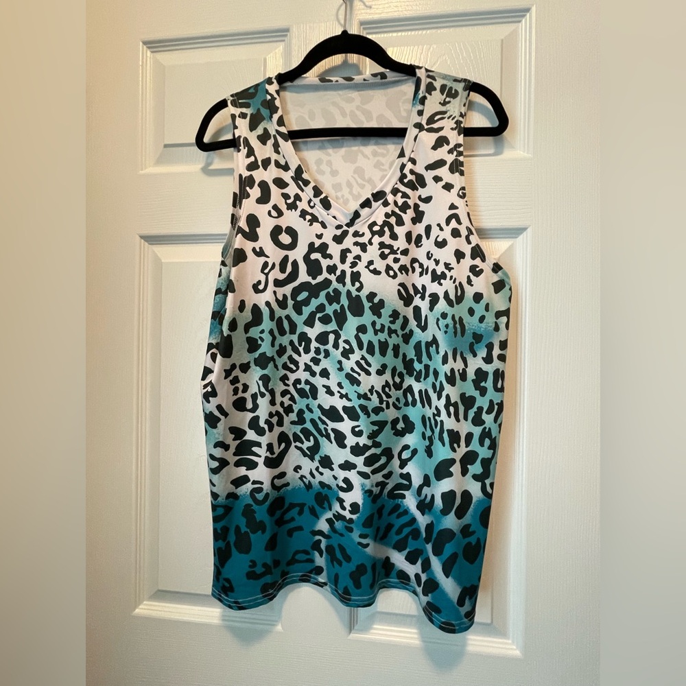 Women’s sleeveless tank top size 2X